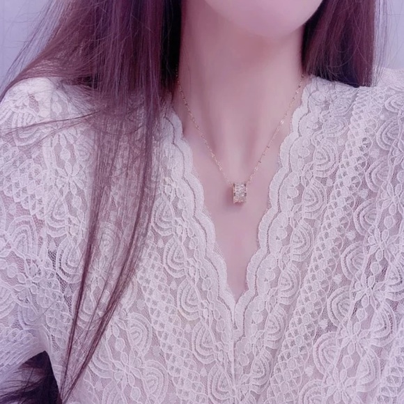 Princess Rhinestone Necklace - Picture 3 of 3